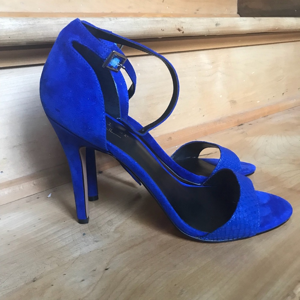 Josie blue original Nicole Miller heels.